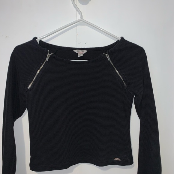 Guess long sleeve (slightly shorter on the stomach area) - Picture 1 of 2